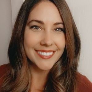 Meet your Posher, Courtney